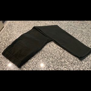 Black Skinny leg pants.